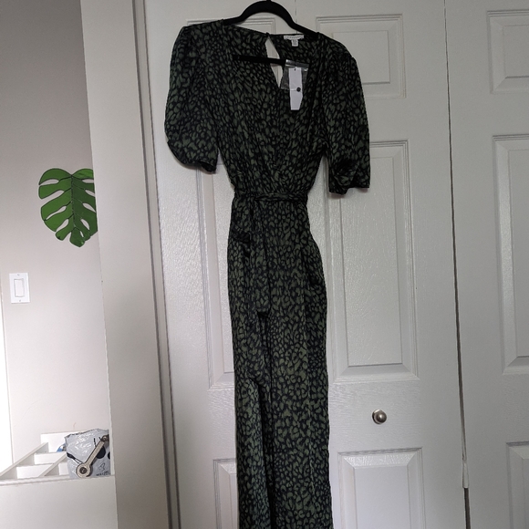 NWT TOPSHOP Animal Satin Jumpsuit in Green - Picture 4 of 6